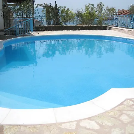 Hotell Avra