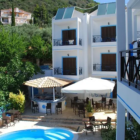 Avra Hotell 3*